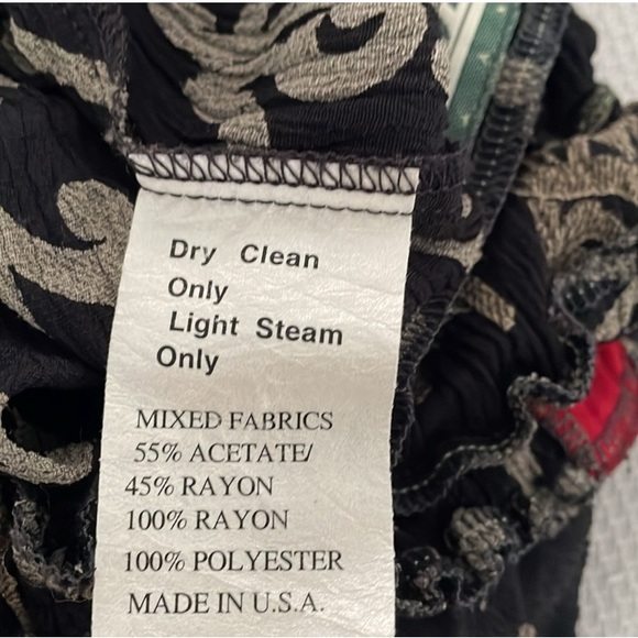 Vintage Nothing Matches Mixed Pattern
Art To Wear Midi Skirt Size S/M - Picture 7 of 7